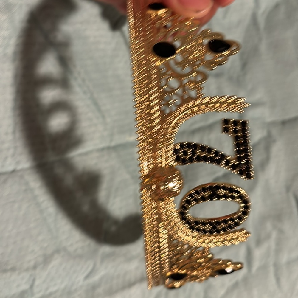 Crown - Picture 2 of 6